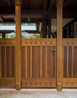 Gate